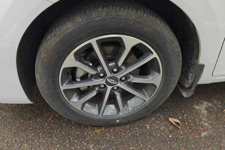 Used Chery Arrizo 5 2024 Edition People's Benefit Version 1.5L CVT Fashion Model Left Front Wheel Hub