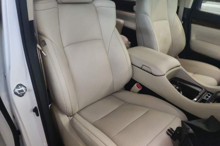 Used Toyota Alphard 2021 Dual-Engine 2.5L Luxury Edition Right Front Seat