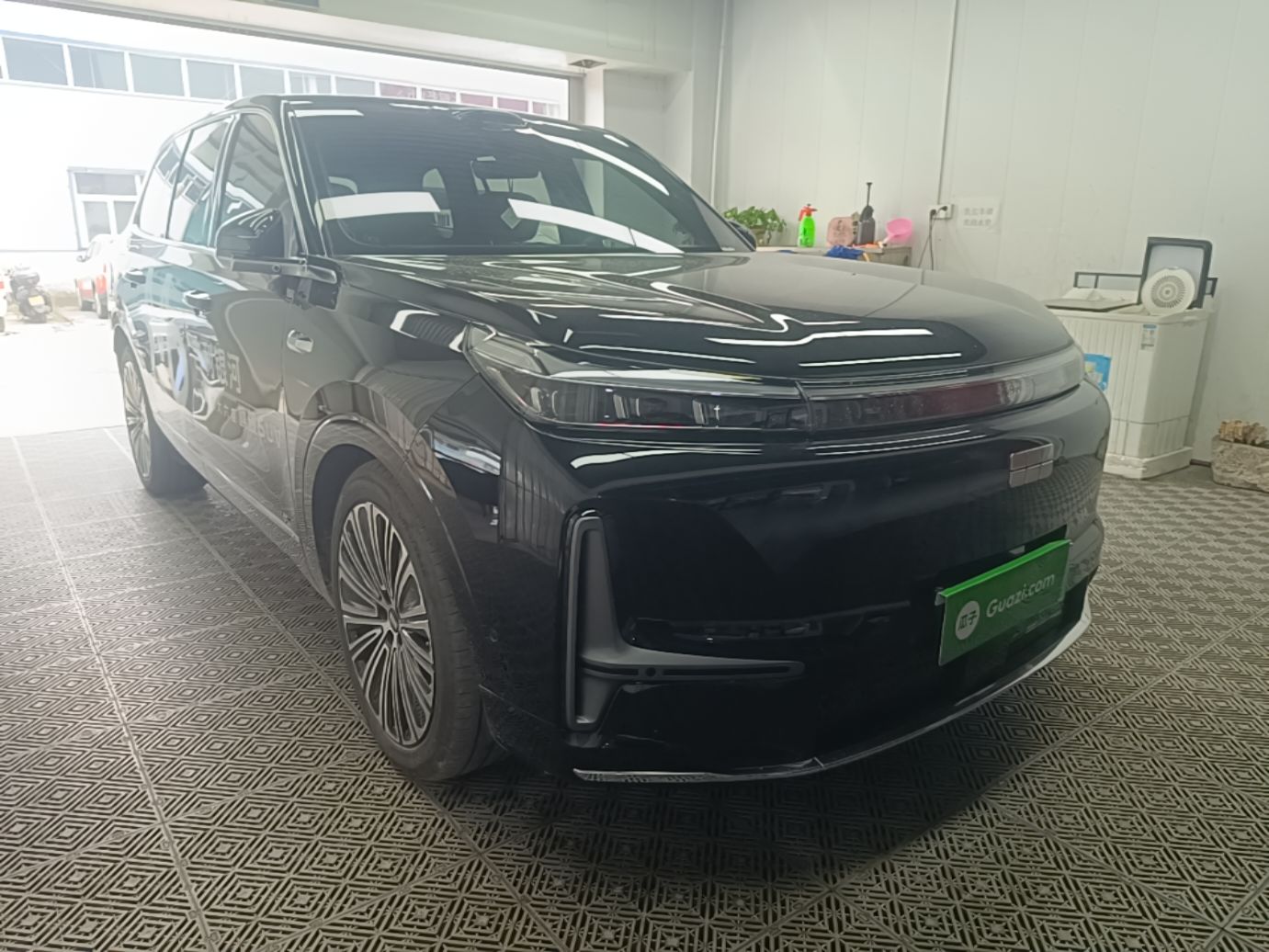 Geely Galaxy M9 2025 Model 210km Four-Wheel-Drive Leading Edition — снимка 3