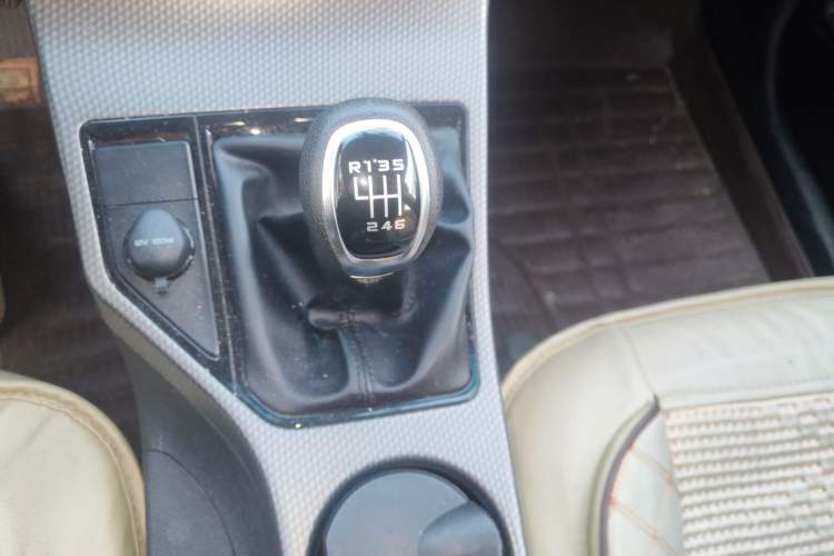 Used Geely Auto Emgrand GS 2016 Elegant Edition 1.3T Manual LingShang Model Gear Lever