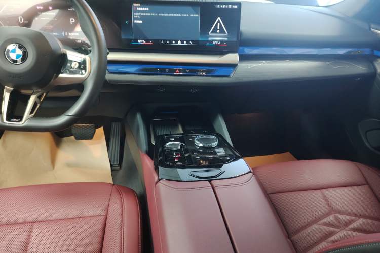 Used BMW 5 Series 2025 530Li Luxury Edition M Sport Package
