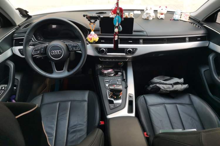 Used Audi A4L 2019 40 TFSI Fashion Edition China VI Emission Standard
