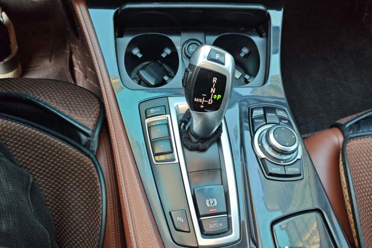 Used BMW 5 Series 2014 520Li Elegant Model
