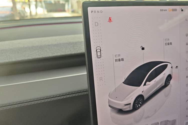 Used Tesla Model Y L 2025 Model Long-Range All-Wheel-Drive Version
