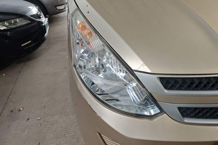 Used Wuling Rongguang V 2019 1.5L Practical Model China VI LAR Right Front Headlight