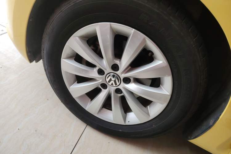 Used Volkswagen Beetle 2015 180TSI model Exterior 2