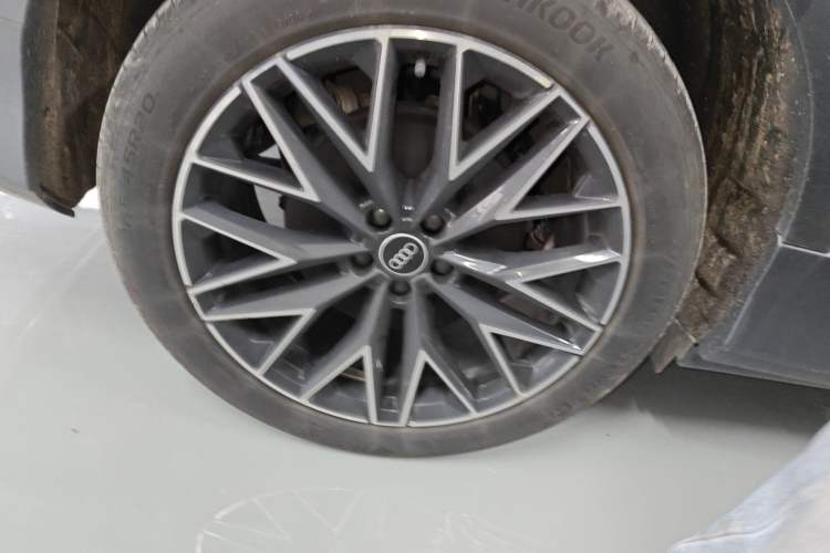 Used Audi Q5 e-tron 2023 40 e-tron Starry Edition Mecha Kit