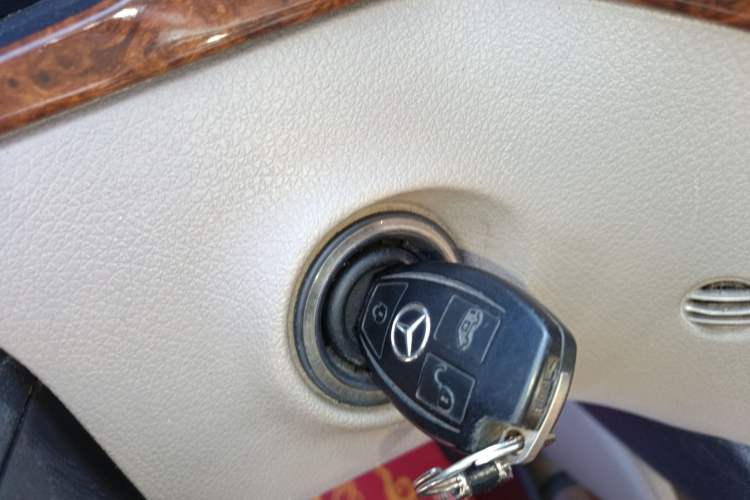 Used Mercedes-Benz Viano 2011 2.5L Prestige Edition
