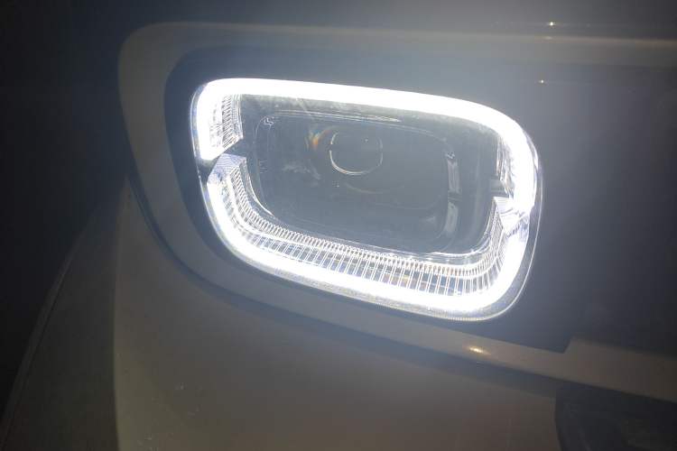 Used Baojun KiWi EV 2021 Artist Model Lithium Iron Phosphate