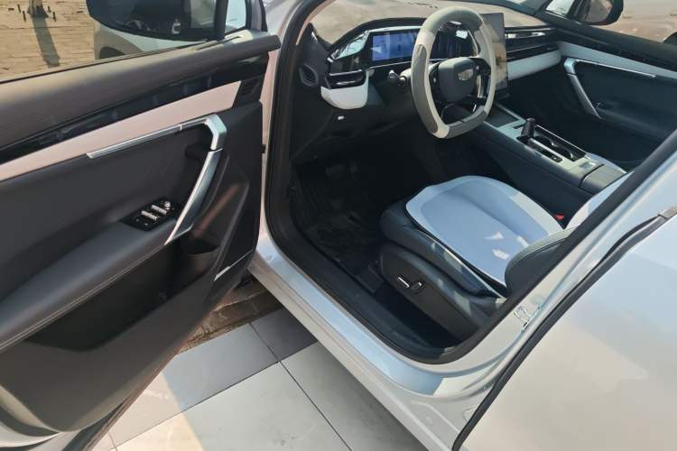 Used Geely Auto FX11 2024 1.5TD DCT Prestige Edition