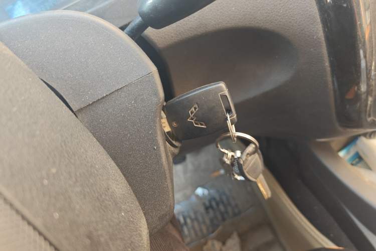 Used Wuling Rongguang V 2016 1.5L Standard Version Vehicle Key