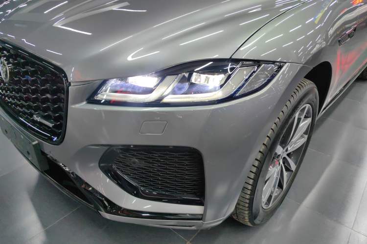 Used Jaguar F-PACE 2024 P250 R-Dynamic SE
