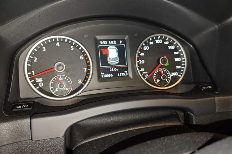 Used Volkswagen Tiguan 2015 1.8TSI Automatic All-Wheel-Drive Luxury Model