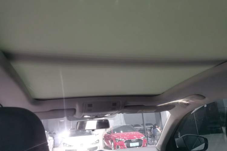 Used Volkswagen T-ROC 2021 280TSI DSG Two-Wheel Drive Comfort Connect Edition