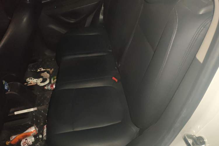 Used Buick Encore 2015 1.4T Automatic Two-Wheel Drive Urban Elite Version
