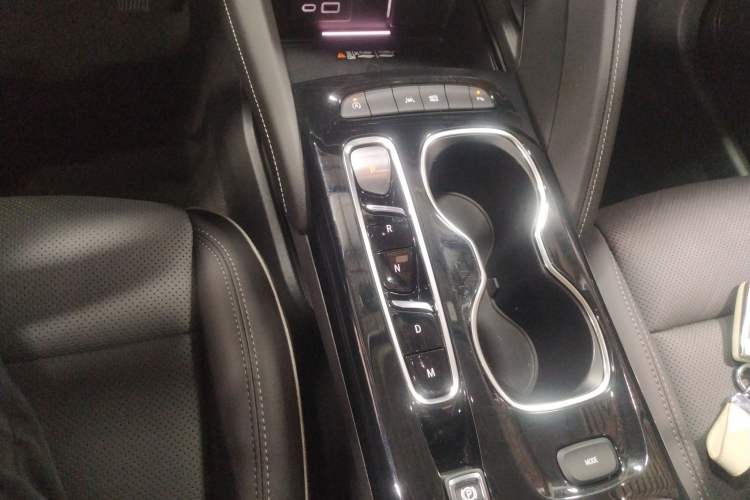 Used Buick Envision 2023 Encore S 552T Two-Wheel Drive Luxury Model
