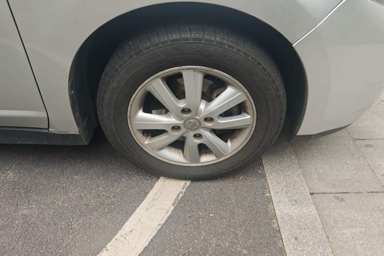 Used Nissan Tiida 2008 1.6L Automatic Smart Version Right Front Wheel Hub