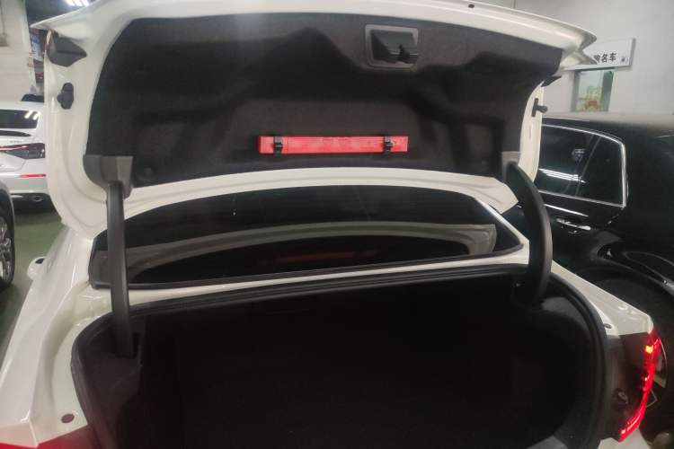 Used Volvo S60 New Energy 2021 T8 E-Drive Hybrid Four-Wheel Drive Smart Luxury Edition Trunk