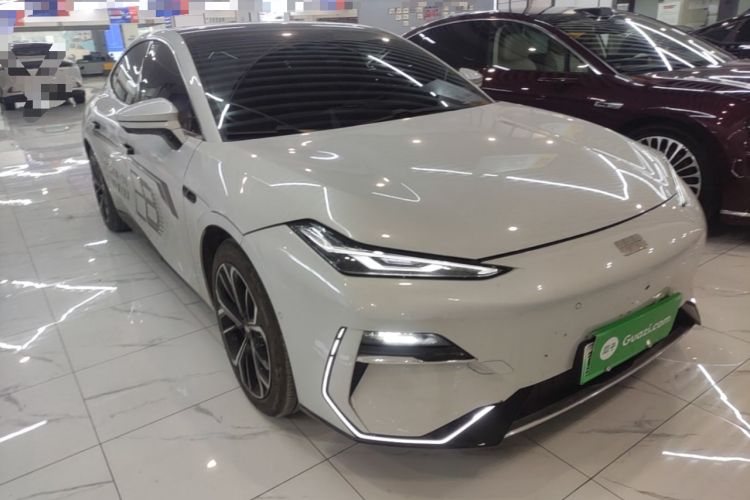 Used Geely Galaxy E8 2025 700 km Long-Range Intelligent Driving Version Exterior 1