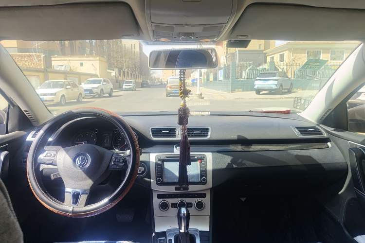 Used Volkswagen Magotan 2012 Revised 1.8TSI Luxury Version Center Console