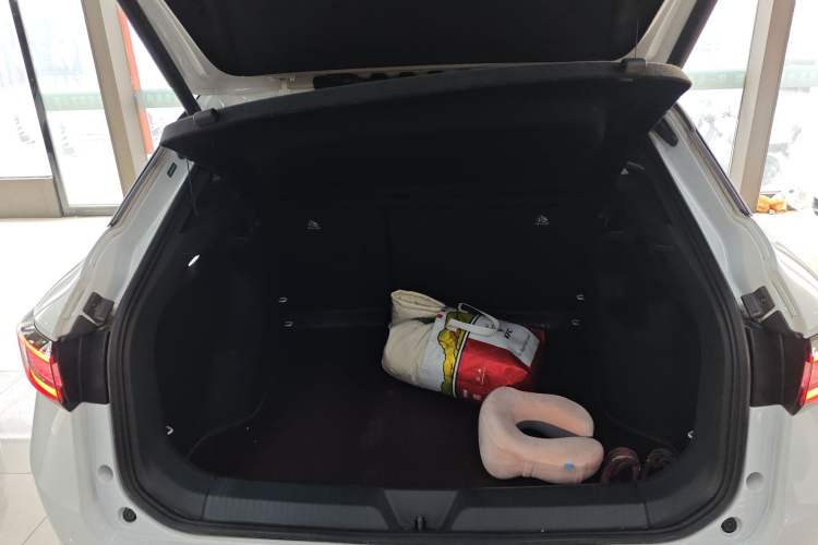 Used Volkswagen ID.4 X 2024 Pure & Smart Edition Trunk