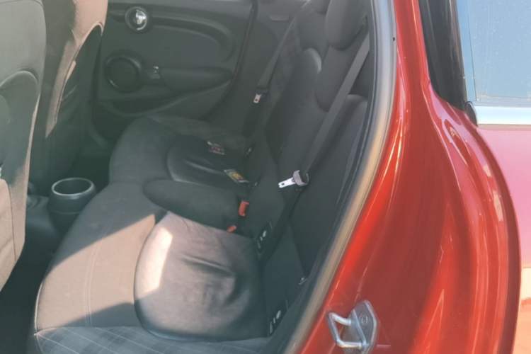 Used MINI 2015 1.5T COOPER Fun Five-Door Edition
