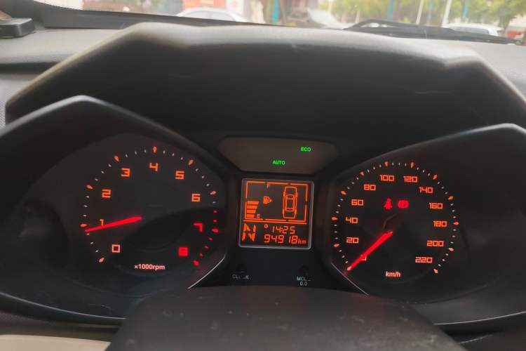 Used Chery Fengyun 2 2013 Hatchback 1.5L AMT Ruìyì Edition
