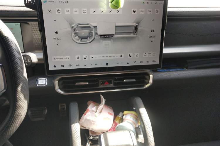 Used JETOUR Traveler 2023 2.0T All-Wheel Drive CrossPRO+ Audio And AC Panel