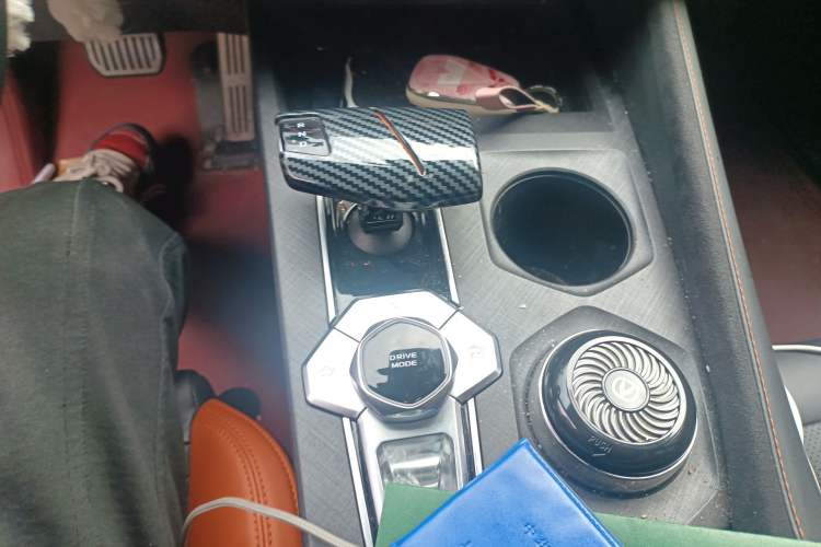 Used CHANGAN UNI-V 2024 1.5T Prestige Sport Edition Gear Lever