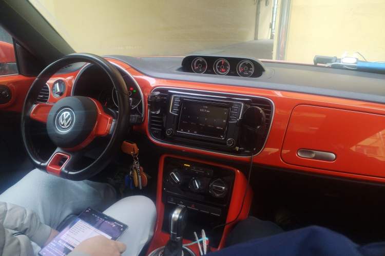 Used Volkswagen Beetle 2018 180TSI Joyful Orange Edition
