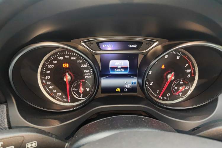 Used Mercedes-Benz GLA 2018 GLA 200 Sport Edition Odometer Close Up