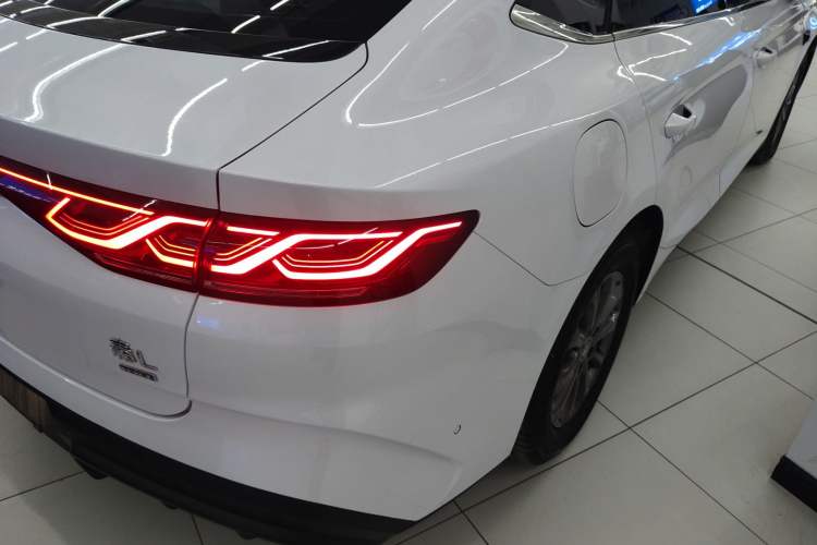 Used BYD Qin L 2025 DM-i Smart Drive 80KM Leading Model