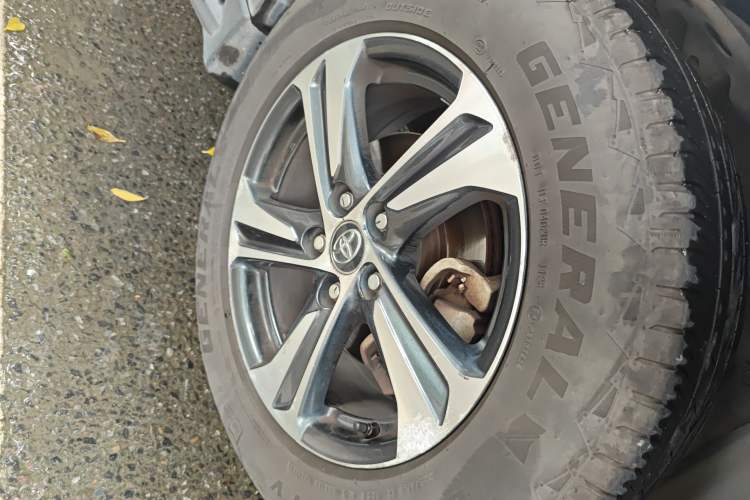 Used Toyota RAV4 2015 2.0L CVT Two-Wheel Drive Urban Edition