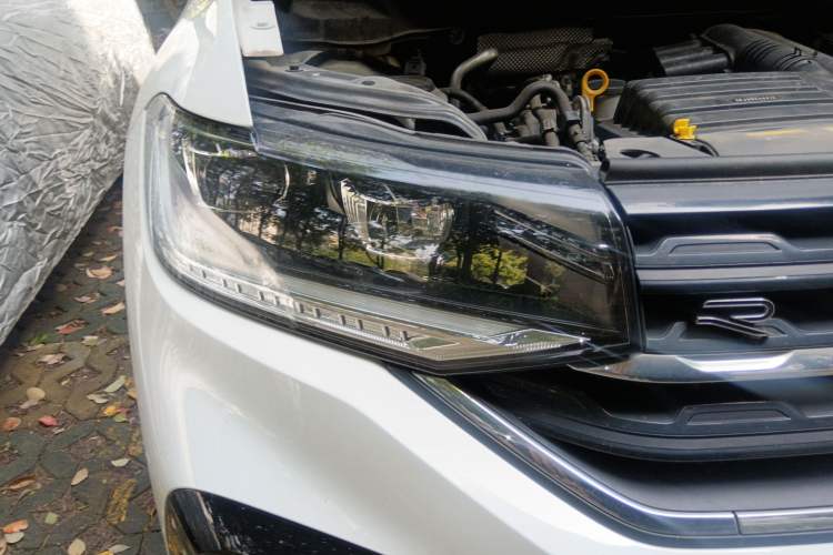 Used Volkswagen Tacqua 2021 280TSI DSG R-Line Connected Version Right Front Headlight