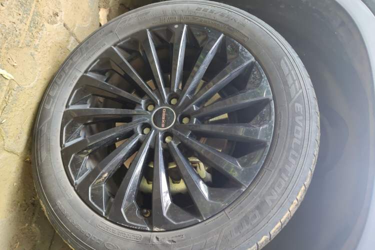 Used EXEED Lingyun 2021 290T Two-Wheel Drive Starry Edition Right Front Wheel Hub