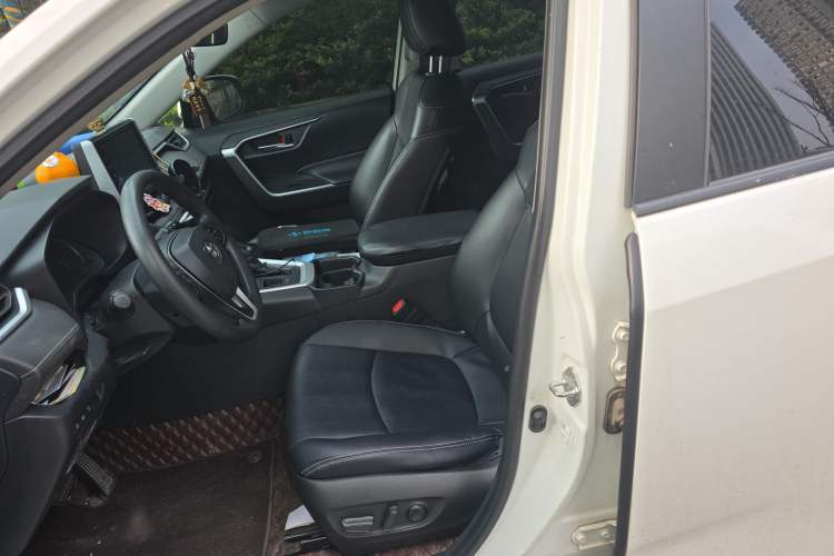 Used Toyota RAV4 2020 Dual-Engine 2.5L E-CVT Two-Wheel Drive Elite Edition