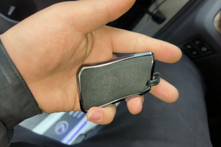 Used Lexus LM 2023 350h Seven-Seat Elegant Edition Vehicle Key