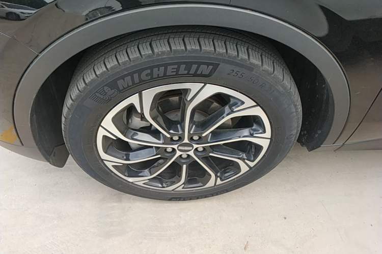 Used Lincoln Nautilus 2023 2.0T Four-Wheel Drive Zunrui Version Left Front Wheel Hub