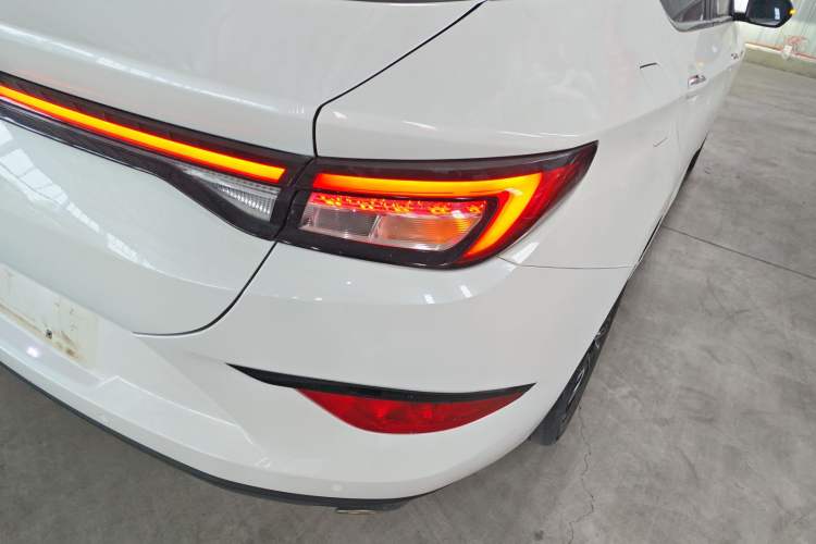 Used JAC Group J7 2020 1.5T CVT Superior Trim Right Rear Taillight