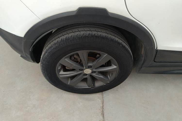 Used BYD Yuan New Energy 2018 EV360 Smart Connect Cool Edition Right Rear Wheel Hub