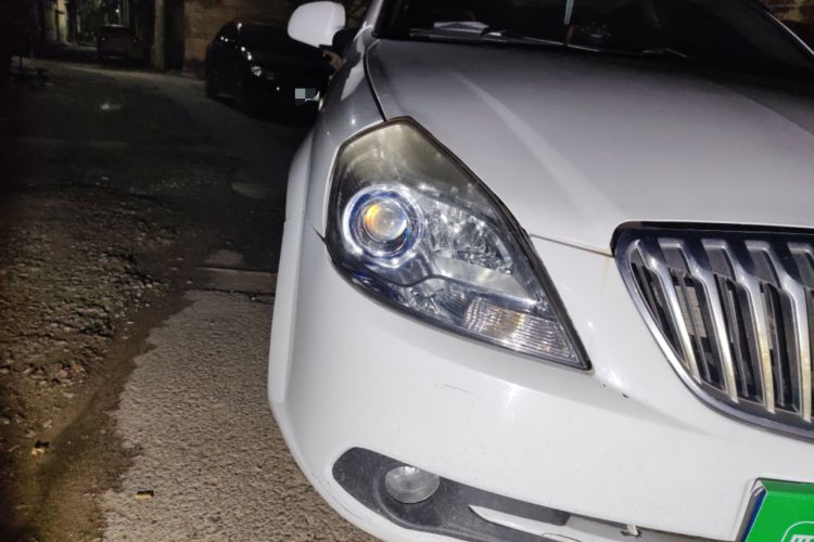 Used Buick Excelle 2013 1.5L Automatic Classic Model Right Front Headlight