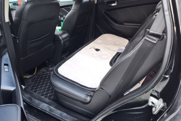 Used Dongfeng Fengon 580 2016 Revised Version 1.5T CVT Comfort Edition Left Rear Seat