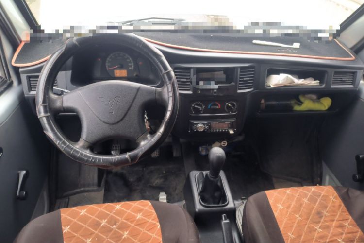 Used Wuling Zhiguang 2015 1.2L Standard Model LSI
