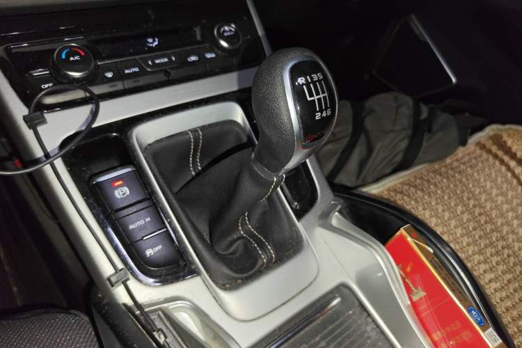 Used Geely Auto Emgrand X7 Sport 2016 2.0L Manual Smart Connect Version Gear Lever