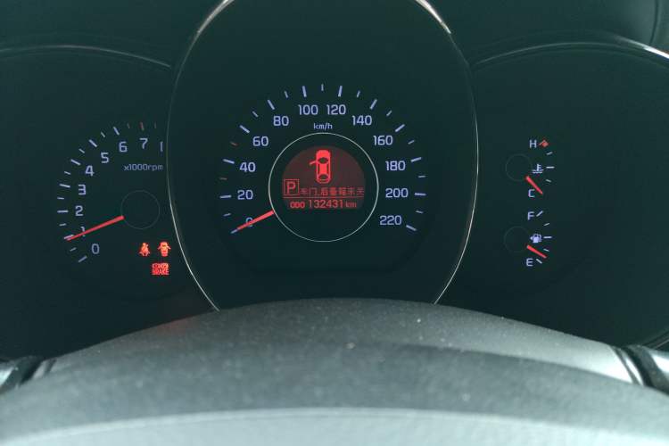 Used Kia K2 2012 Sedan 1.6L Automatic Transmission Premium Commemorative Edition Odometer Close Up