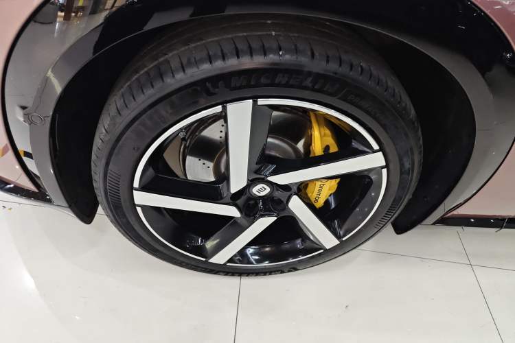 Used Xiaomi Auto YU7 2025 Ultra-Long Range High-Performance All-Wheel-Drive Max Edition