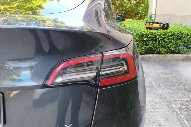 Used Tesla Model Y 2024 Long-Range All-Wheel-Drive Version
