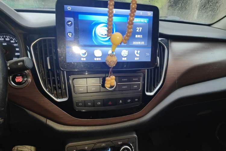 Used FAW Senya R7 2017 1.6L Automatic Smart Version Audio And AC Panel