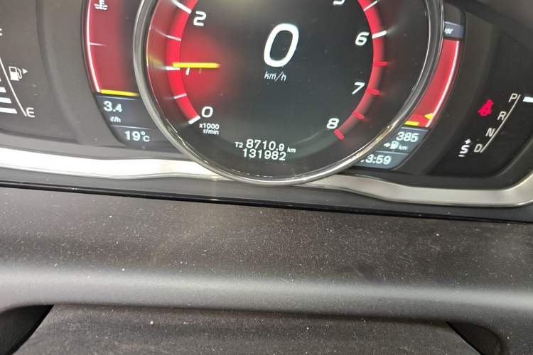 Used Volvo XC60 2015 T5 AWD Smart Drive Edition Odometer Close Up