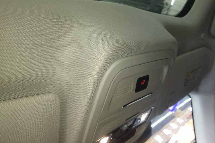 Used Lincoln Z 2022 iXiang Deluxe Edition Headliner